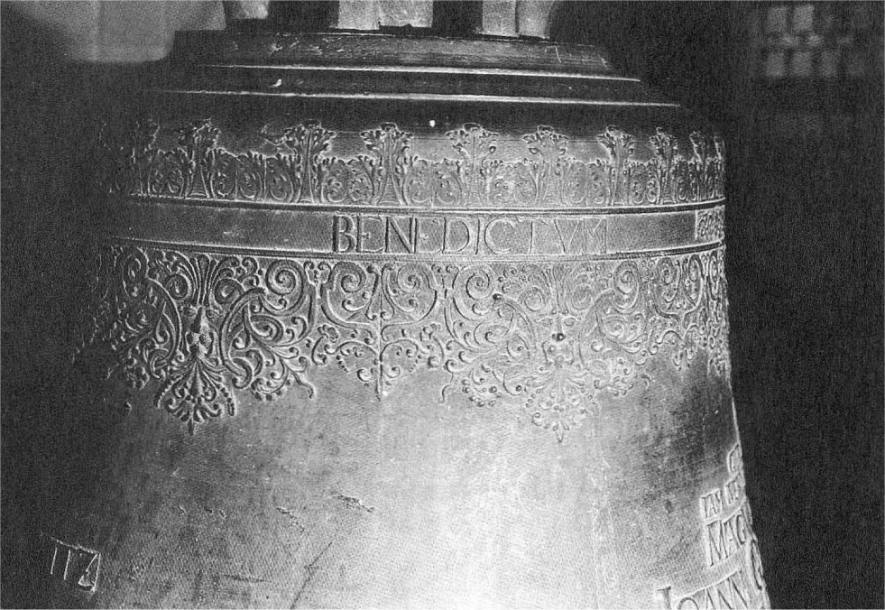 Name:  Prauster Glocke - Verzierung oben.jpg
Hits: 1132
Gre:  353.9 KB