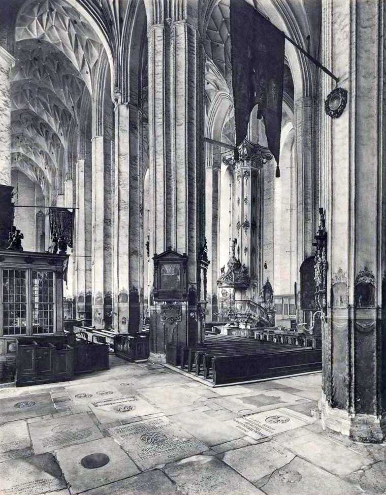 Name:  Marienkirche - südliches Seitenschiff nach Westen, 1929.jpg
Hits: 993
Gre:  380.7 KB