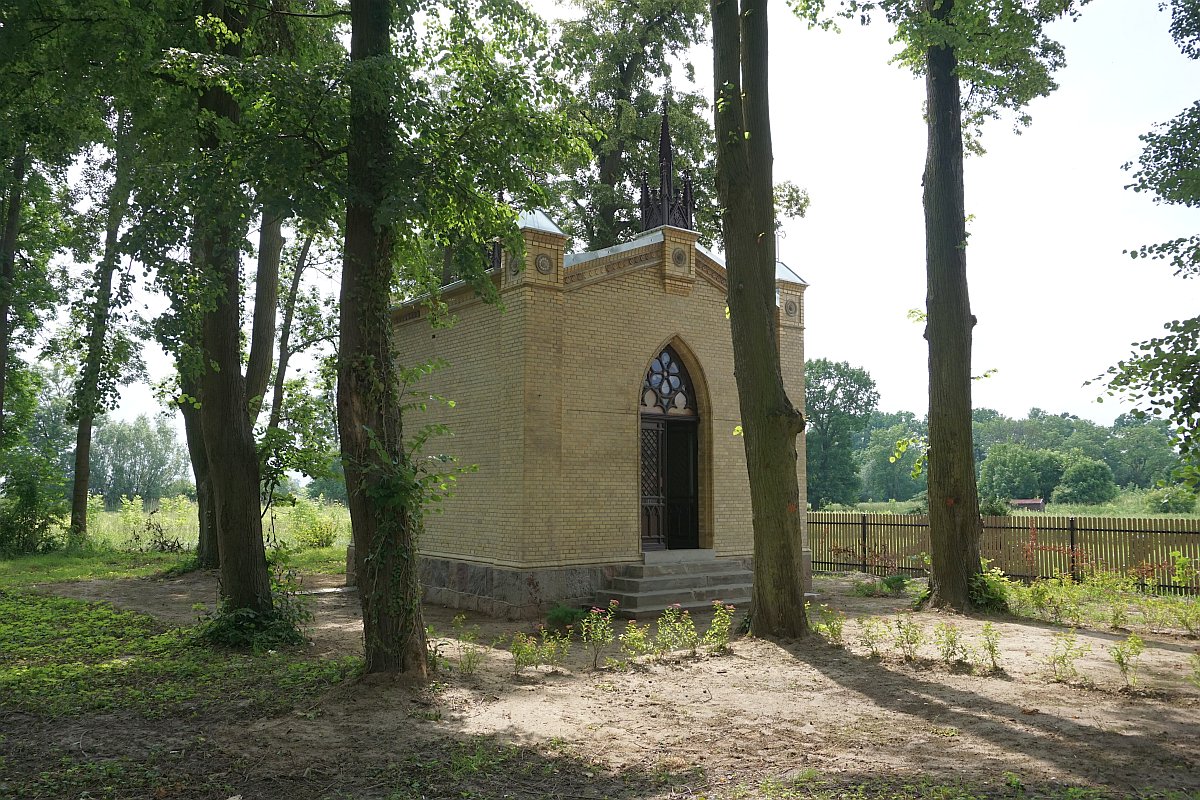 Name:  190610 SA616430 Fuerstenwerder ev Friedhofskapelle.jpg
Hits: 2324
Gre:  400.7 KB