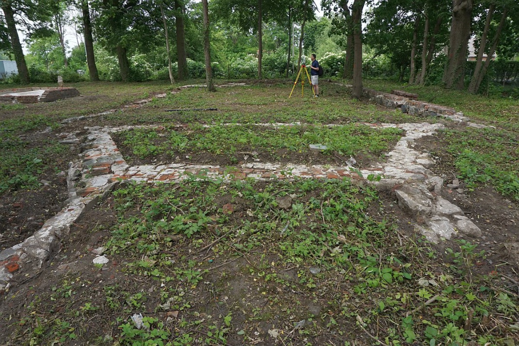 Name:  190610 SA616409 Fuerstenwerder Fundament ev Kirche.jpg
Hits: 1439
Gre:  516.1 KB