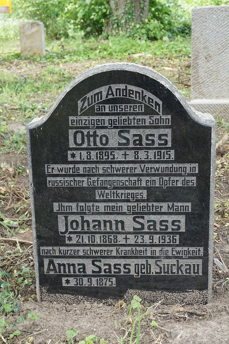 Name:  190610 SA616406 Fuerstenwerder ev Friedhof Grabstein.jpg
Hits: 1795
Gre:  402.9 KB