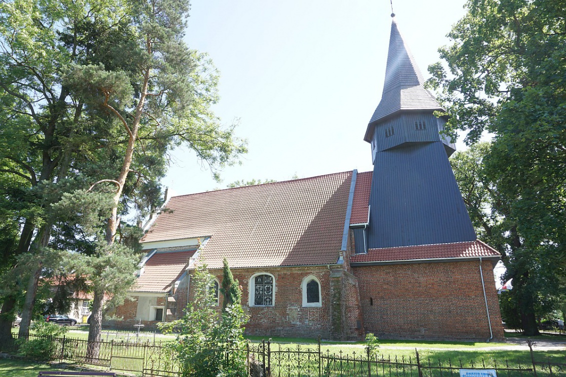 Name:  190630 SA616492 Niederungskirche.jpg
Hits: 1364
Gre:  503.0 KB