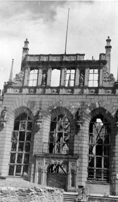 Name:  1945-03_Artushof.jpg
Hits: 1411
Gre:  17.9 KB