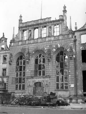 Name:  1945-04_Artushof.jpg
Hits: 1410
Gre:  21.8 KB