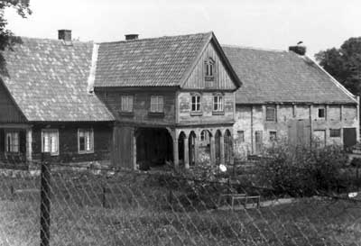 Name:  1970-5_ca_Hof_Nickelswalde.jpg
Hits: 2909
Gre:  17.1 KB