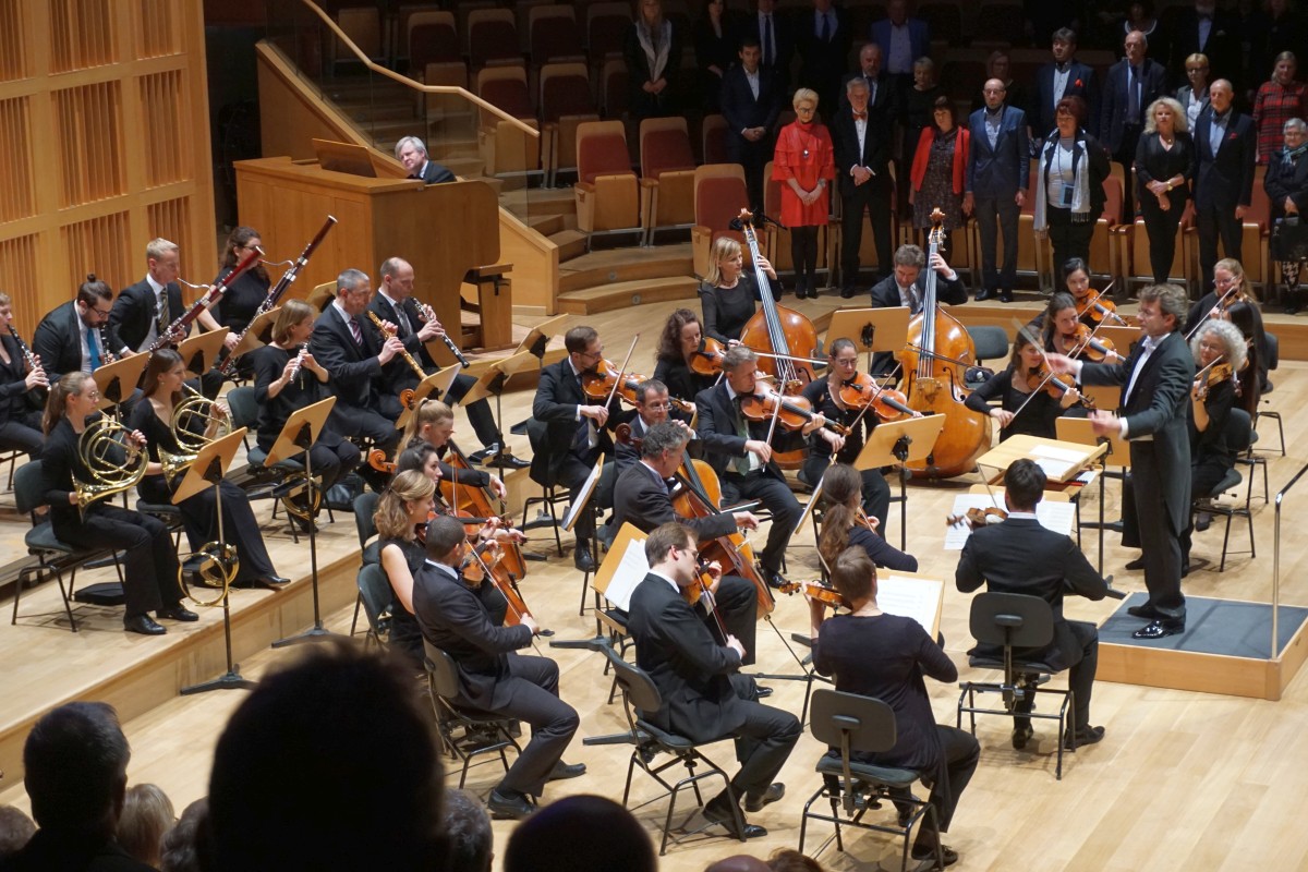 Name:  171027 SA612156 Baltische Philharmonie Festkonzert.jpg
Hits: 180
Gre:  313.3 KB