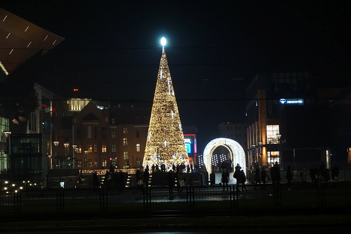 Name:  191221 SA618687 Danzig Weihnachtsmarkt - Danzig-Forum.jpg
Hits: 725
Gre:  180.8 KB